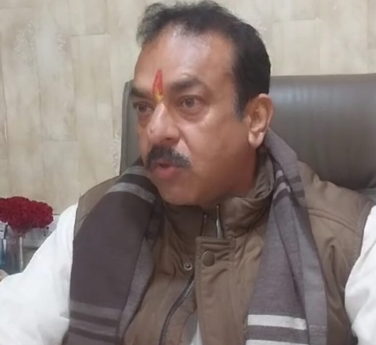 कांग्रेस मेयर प्रत्याशी संदीप सहगल  ने मां मनसा देवी शोभायात्रा प्रमुख विकास शर्मा खुट्टू के आकस्मिक निधन पर गहरा शोक व्यक्त करते हुए प्रचार  स्थगित किया