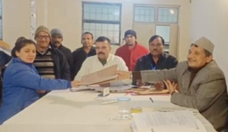 काशीपुर की समस्याओ को देख चुनाव में उतरी पूजा रावत