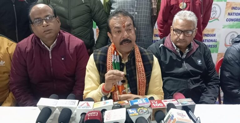 बड़ा आरोप :डराया धमकाया जा रहा कांग्रेस के पार्षदो को-संदीप सहगल