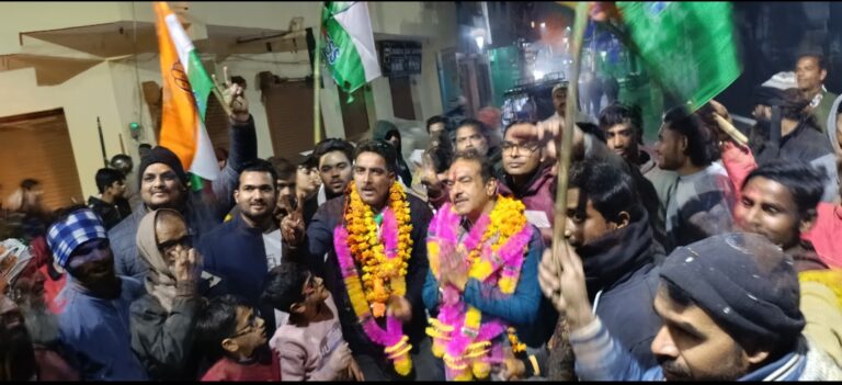बुलन्द हौसलों के साथ कांग्रेस मेयर प्रत्याशी संदीप सहगल की लहर, जोशीले अंदाज में कांग्रेसी कार्यकर्ता कांग्रेस के पक्ष में मतदाता से कर रहे अपील