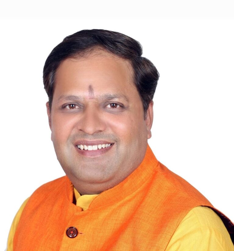 मेयर और पालिकाध्यक्षों के अधिकार छीनने वाला शासनादेश निरस्त
