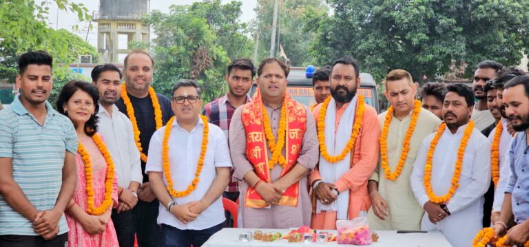 महापौर ने गौशाला में किया गौ पूजन