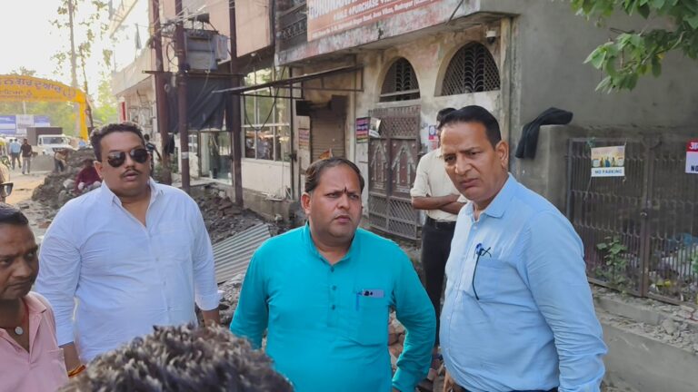 घटिया निर्माण पर महापौर का एक्शन, ठेकेदार ब्लैक लिस्टेड,निर्माण कार्यों में मानकों की अनदेखी नहीं होगी बर्दाश्तः मेयर