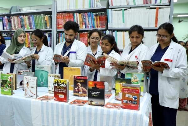 टीएमयू लाइब्रेरी में योग की किताबों की विशेष प्रदर्शनी