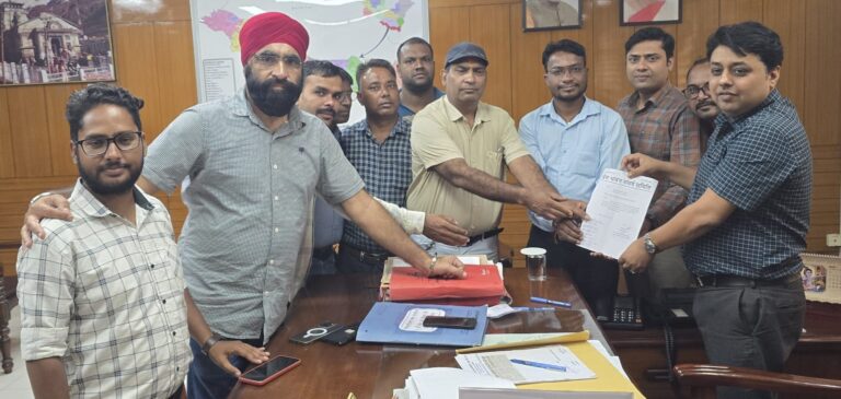 प्रेस भवन संघर्ष समिति ने जिलाधिकारी से की मुलाकात, जल्द खुलेगा बंद पड़ा प्रेस भवन