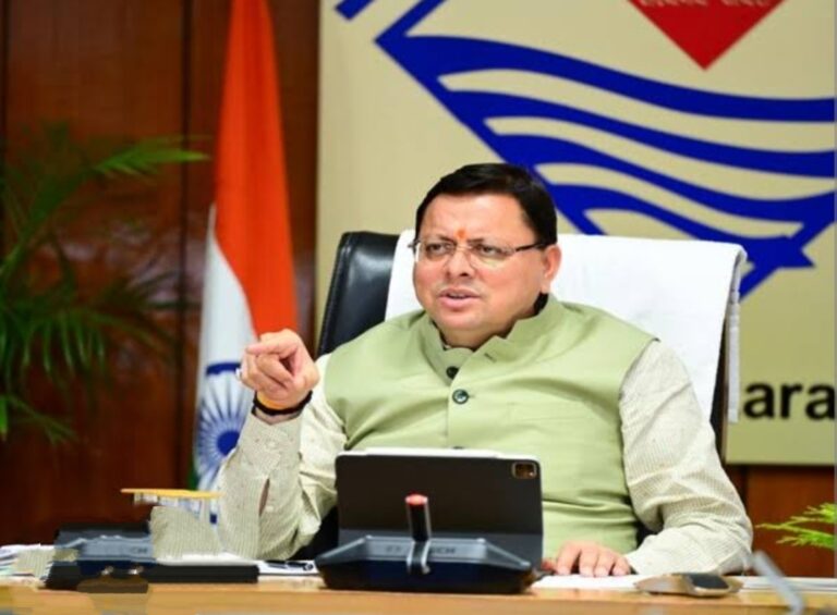 धामी सरकार का कड़ा प्रहार दो IAS समेत दस अधिकारी निलंबित