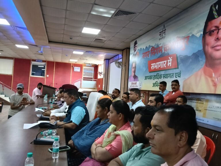 महापौर दीपक बाली ने नगर निगम द्वारा किए जा रहे कार्यों को लेकर की प्रेस वार्ता