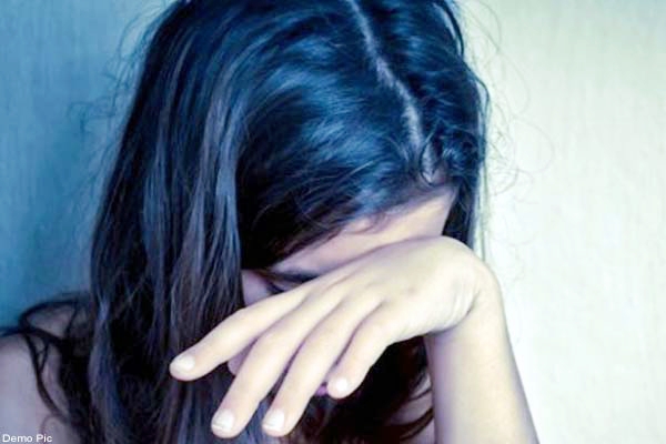 पिता बना हैवान : बेटी ने रोते हुए सुनाई आपबीती,पिता ने अपने साथ सोने का दबाव,पुलिस ने मामला किया दर्ज