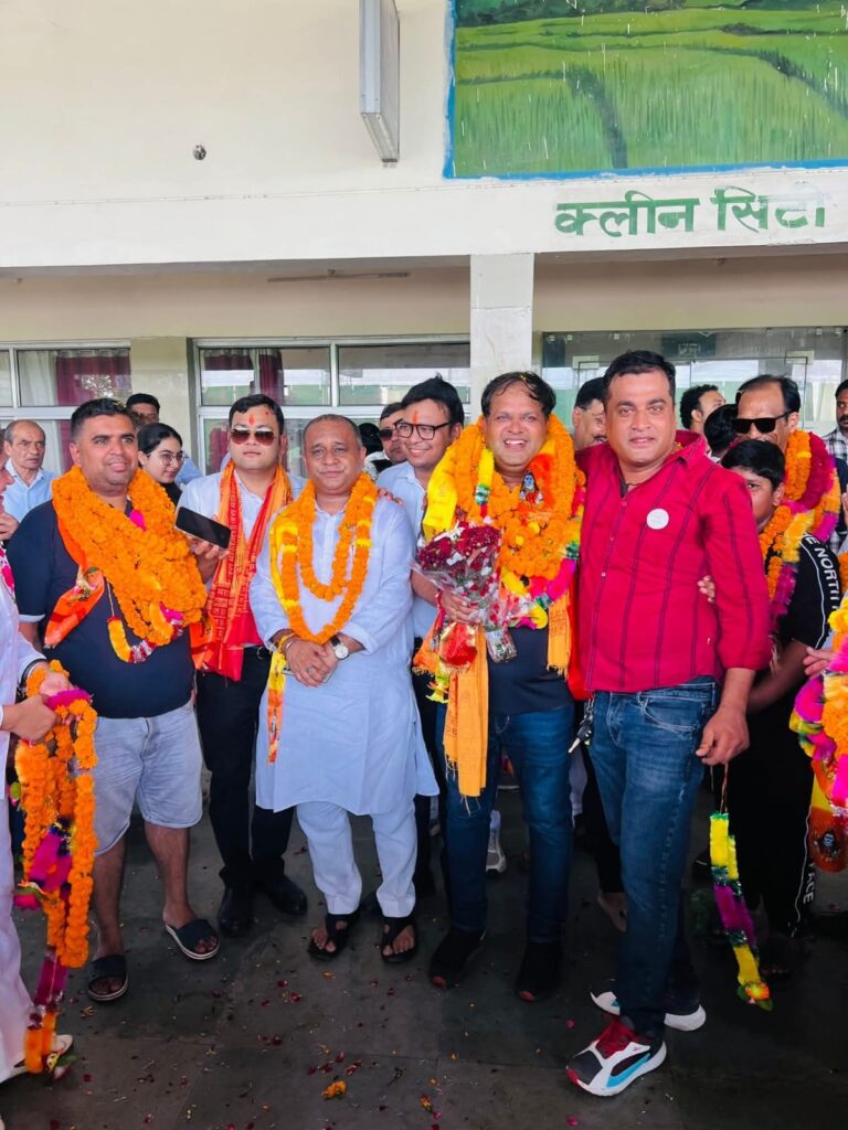 श्री अमरनाथ यात्रा से लौटे श्रद्धालुओं का चुघ ने किया स्वागत