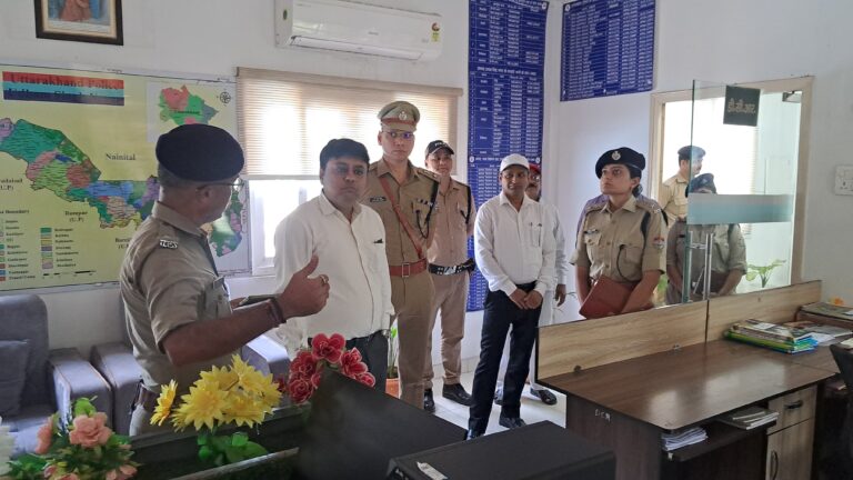जिलाधिकारी और एसएसपी ने कमांड एंड कंट्रोल सेंटर का किया निरीक्षण, चुनाव सुरक्षा पर विशेष ध्यान*