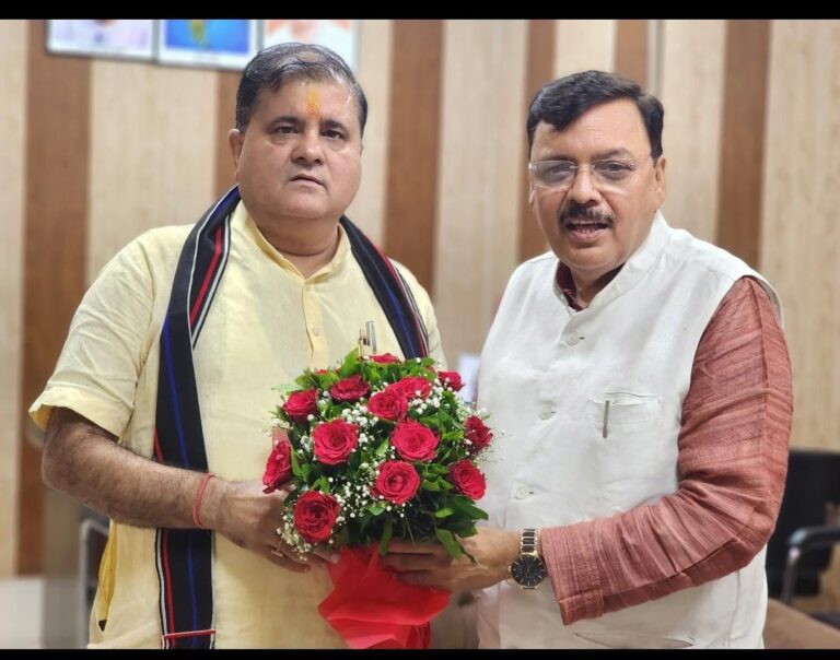 उधम सिंह नगर में नए कानूनों के प्रचार-प्रसार हेतु ई-वैन रवाना, एसएसपी  मणिकांत मिश्रा ने दिखाई हरी झंडी।