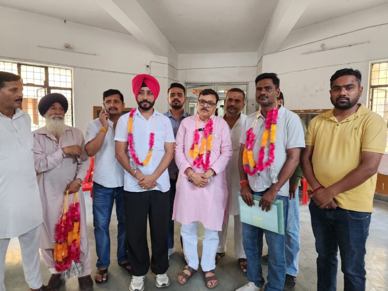 भाजपा प्रत्याशियों के समर्थन में दो-दो प्रत्याशियों ने नामांकन वापस लिया, पूर्व विधायक राजेश शुक्ला की रणनीति और कार्यकर्ताओं से तालमेल का दिखा असर