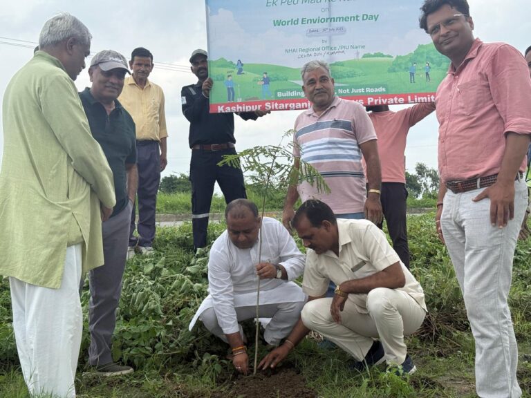 हरेला पर्व पर वनवासी कल्याण आश्रम और गल्फार कंपनी ने किया पौधा रोपण