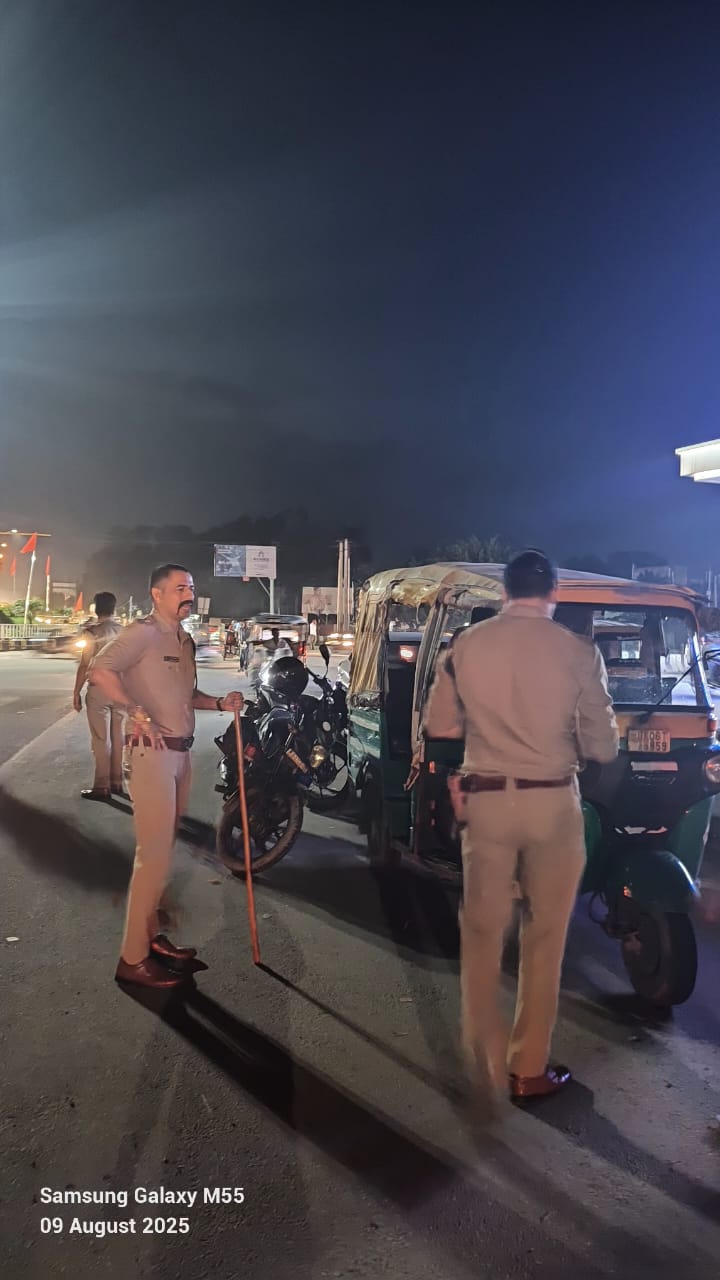 ओवरलोड टेंपो/टुकटुक पर चालानी और सीज की कार्रवाई