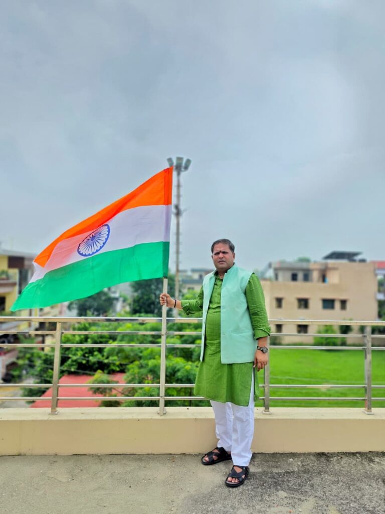 महापौर ने ‘हर घर तिरंगा’ अभियान के तहत फहराया तिरंगा