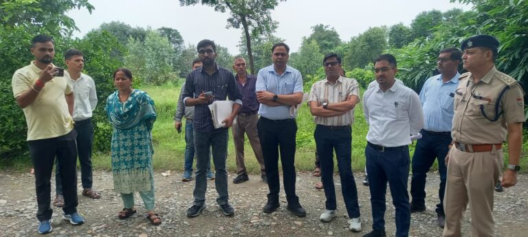 उच्च न्यायालय के आदेश के बाद प्राग फार्म की 1914 एकड़ भूमि पर प्रशासन का कब्जा