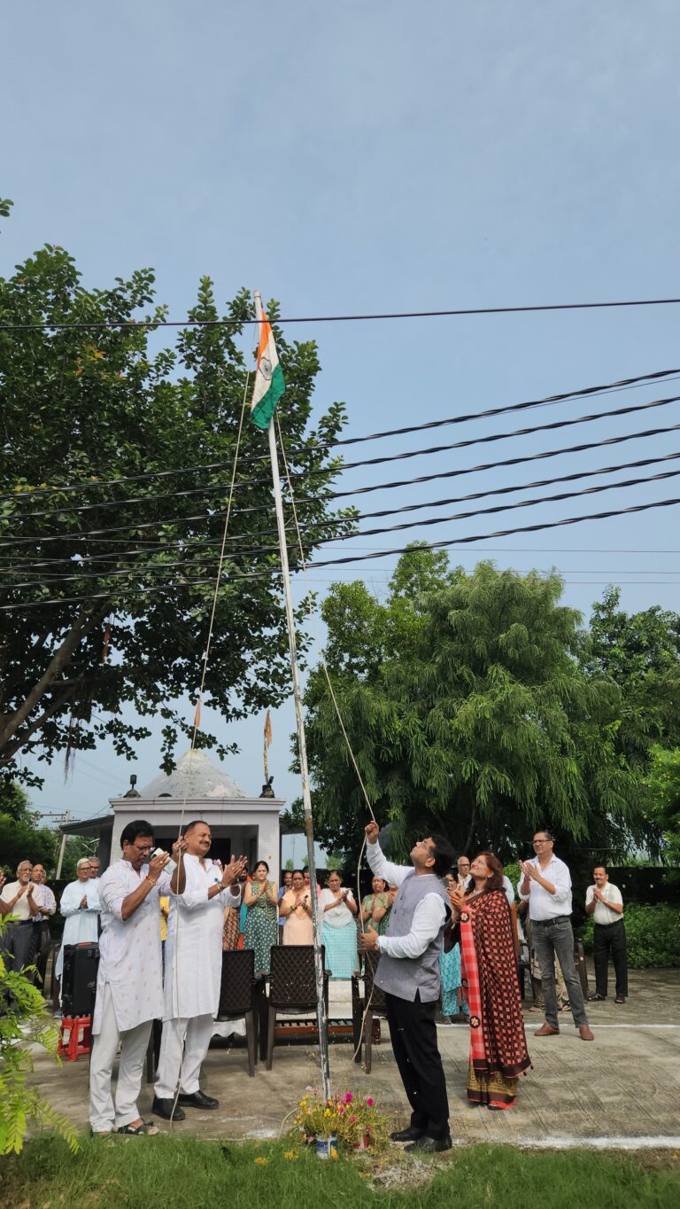स्वतंत्रता दिवस के अवसर पर विधायक शिव अरोरा ने अनेको स्थान पर आयोजित कार्यक्रम मे शामिल होकर किया ध्वजारोहण विधायक अरोरा ने 79वे स्वतंत्रता दिवस की क्षेत्रवासियो को दी शुभकामनायें
