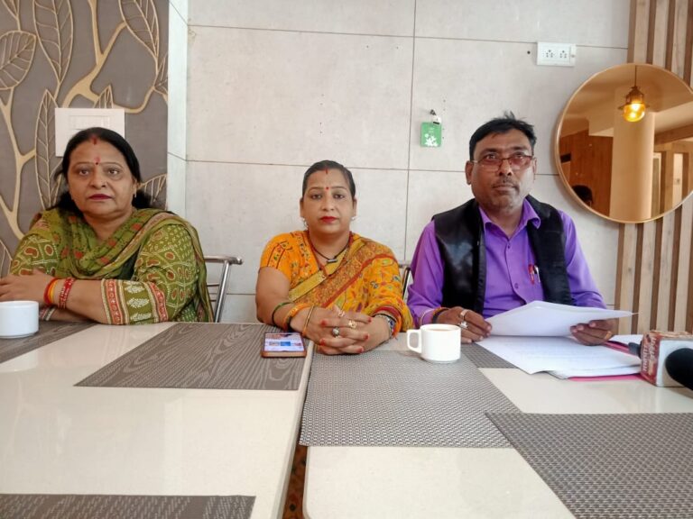 मेयर विकास शर्मा के विरुद्ध होगी जनहित याचिका, नजूल पर कब्जा, चुनाव में दिया झूठा शपथ पत्र, मुख्यमंत्री के नाम पर कर रहे हैं गरीबों का उत्पीड़न- केपी गंगवार