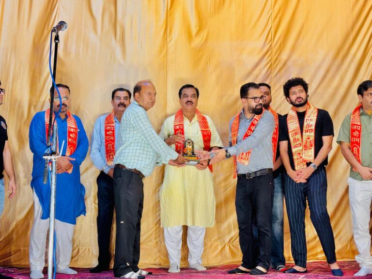 रामलीला मंचन में दिखा भक्ति और संस्कृति का अद्भुत संगम  महेशपुर में सूर्पणखा, खर-दूषण वध और रावण-मारीच संवाद के प्रसंगों ने मोहा मन