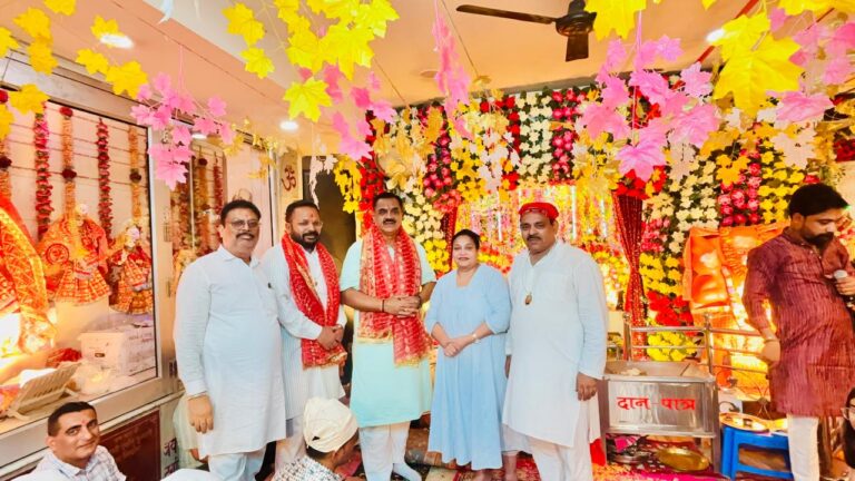 मां भगवती के जागरण में गूंजे भक्ति के सुर, अमन सांवरिया के भजनों पर झूमे श्रद्धालु