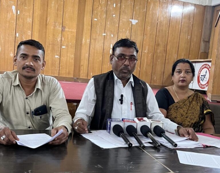 मुख्यमंत्री के नाम पर मेयर विकास शर्मा और नगर आयुक्त द्वारा गरीबों का उत्पीड़न – के पी गंगवार