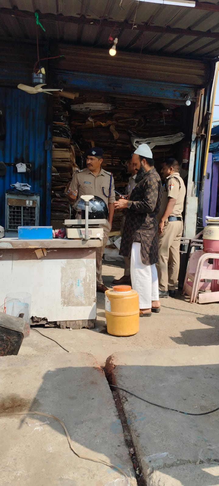 कबाड़ गोदामों पर बड़ी कार्रवाई — CCTV, रजिस्टर और सत्यापन में लापरवाही पर चालान
