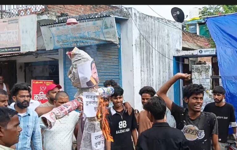 पूर्व विधायक ठुकराल पर कोली समाज के युवक से मारपीट का आरोप, आक्रोशित समाज ने रम्पुरा में किया पुतला दहन