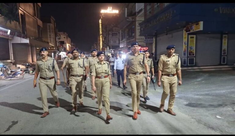 दीपावली से पहले एसएसपी मिश्रा का रुद्रपुर बाजार निरीक्षण, सुरक्षा व्यवस्था को दिए कड़े निर्देश