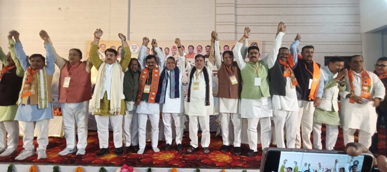 बूथ का कार्यकर्त्ता भाजपा की पहचान हर बूथ पर सक्रिय रहे कार्यकर्त्ता-प्रदेश अध्यक्ष महेंद्र भट्ट,भट्ट बोले सरकार की उपलब्धियों को जन जन तक लेकर जाये कार्यकर्त्ता