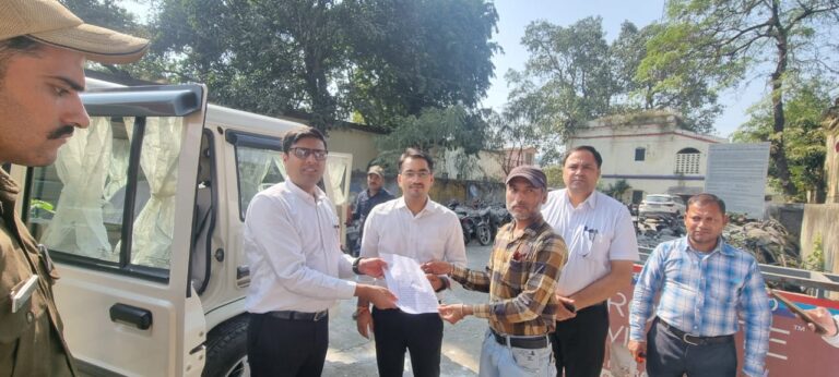 ओवरलोड वाहन दौड़ रहे मौत बनकर, परिवहन विभाग की लापरवाही से बढ़ रहा हादसों का खतरा