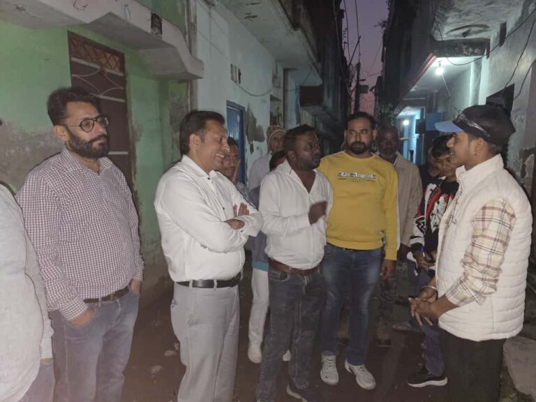 नशे के खिलाफ सड़कों पर उतरे युवा, श्रमिक और मातृशक्ति — समाजसेवी सुशील गाबा की पदयात्रा को मिल रहा जबरदस्त जनसमर्थन, ट्रांजिट कैम्प में लोगों ने उठाई नशा मुक्त समाज की अलख