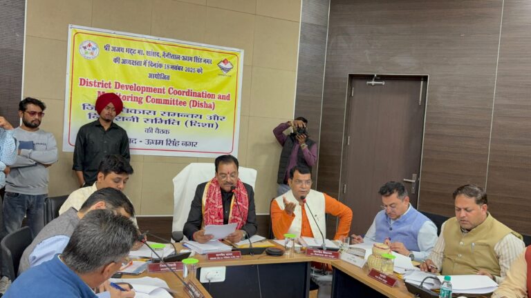 विधायक शिव अरोरा ने दिशा बैठक में रुद्रपुर क्षेत्र से जुड़े अनेको विषय को उठाया