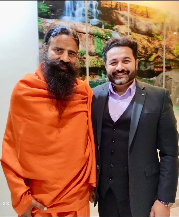 डा. चंदोला ने योग गुरु बाबा रामदेव से की मुलाकात उत्तराखंड को ‘आयुष प्रदेश’ बनाने पर हुई व्यापक चर्चा