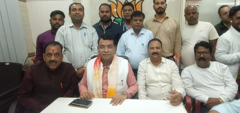 विधायक शिव अरोरा बोले भाजपा बंगाली समाज की हितैषी! बंगाली समाज को मिलना चाहिए अनुसूचित जाति का दर्जा कोंग्रेसी नेता भ्रम की राजनीति फैलाना बंद करे, कांग्रेस ने बंगाली समाज के लिये नही किया कोई कार्य