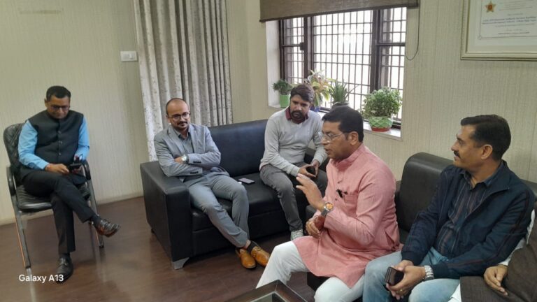 रुद्रपुर के नजूल, दानपात्र पर रहने वाले पुराने बसे 30 हजार परिवारों पर प्राधिकरण के आदेश से नही रुकेंगे विद्युत कनेक्शन विधायक शिव अरोरा ने कराया समस्या का समाधान