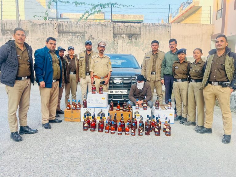 क्रेटा में चल रहा था शराब का काला खेल! आबकारी विभाग की घेराबंदी में 7 पेटियाँ जब्त