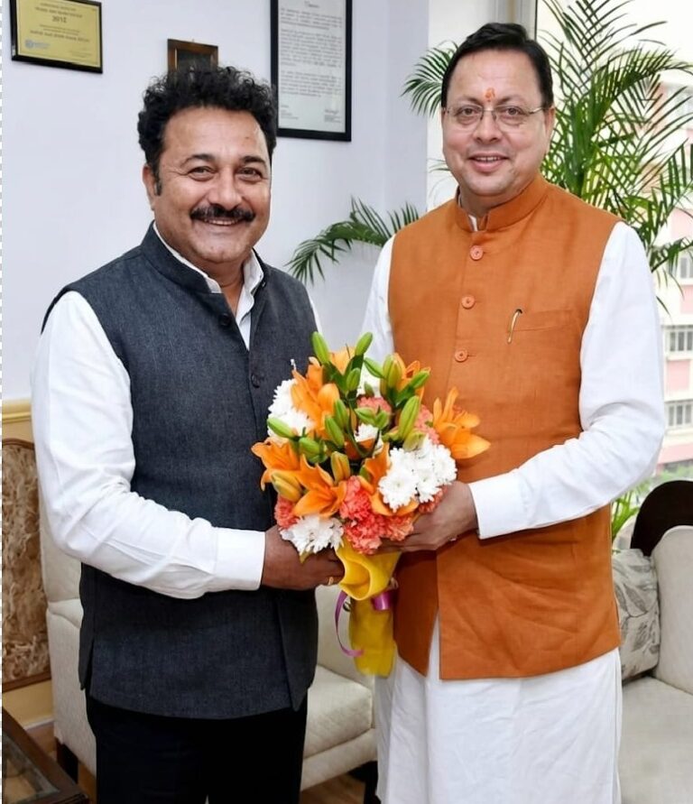 डा. केसी चंदोला ने मुख्यमंत्री धामी से की शिष्टाचार भेंट – चंदोला होम्योपैथिक मेडिकल कॉलेज की उपलब्धियों से कराया अवगत