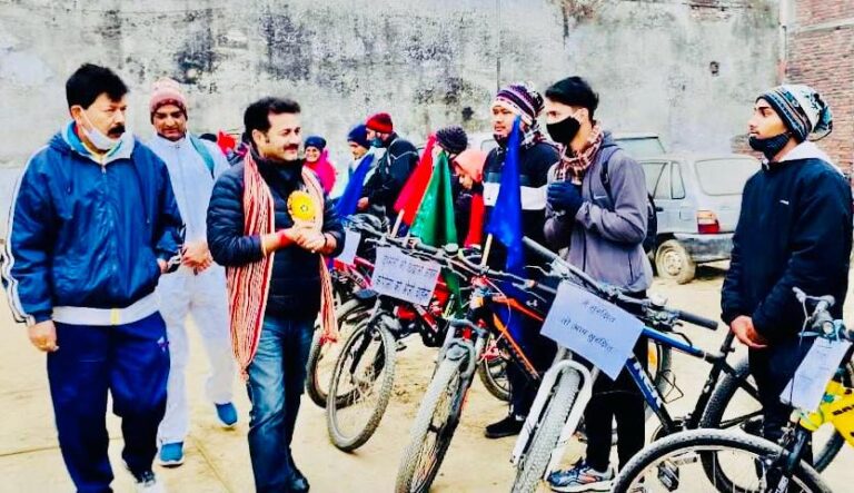 डा. केसी चंदौला ने किया साईकिल रैली का शुभारंभ
