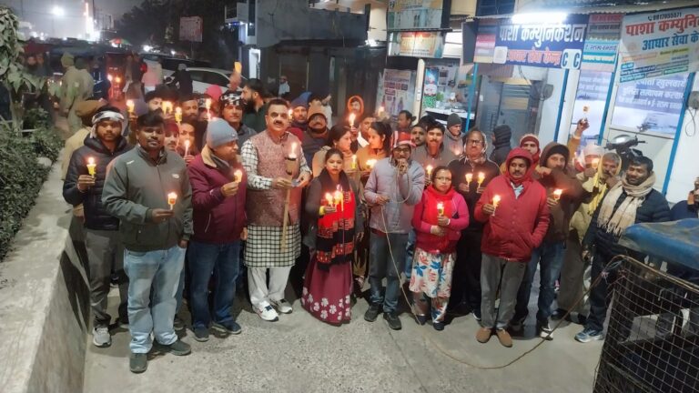 अंकिता को न्याय दिलाने सड़कों पर व्यापारी, ट्रांजिट कैंप में कैंडल मार्च कर CBI जांच की मांग