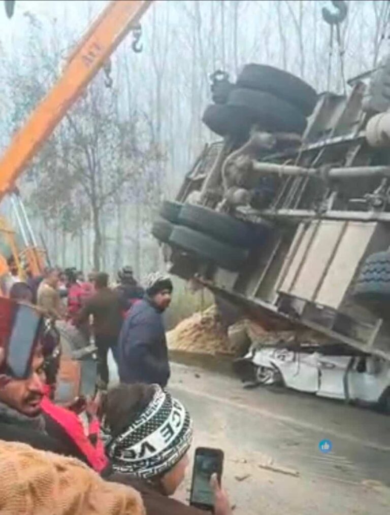 दो मासूमों के सिर से उठा पिता का साया, NH-74 हादसे में युवक की दर्दनाक मौत