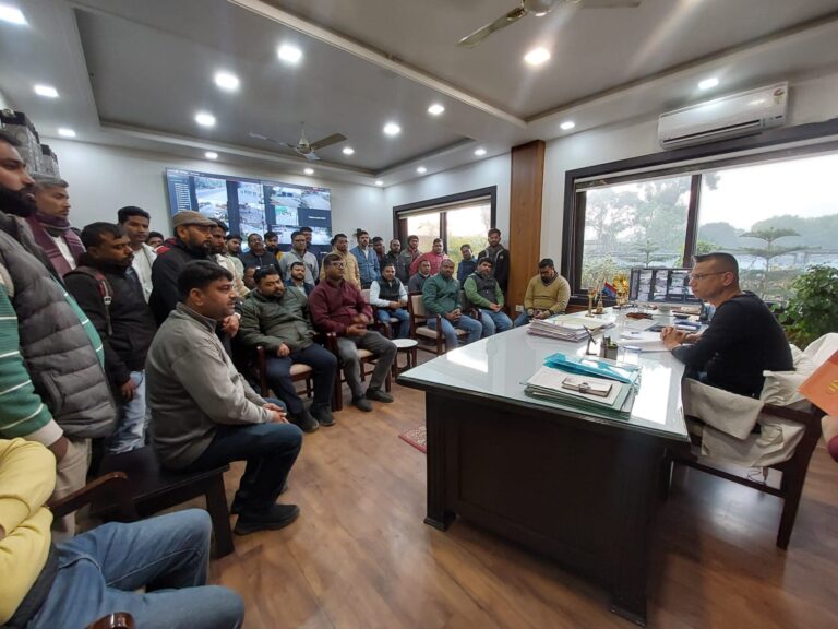 कलम पर हमला बर्दाश्त नहीं, रुद्रपुर में पत्रकारों का फूटा गुस्सा,पत्रकारों की बात सुन SSP मणिकांत मिश्रा ने दिया भरोसा