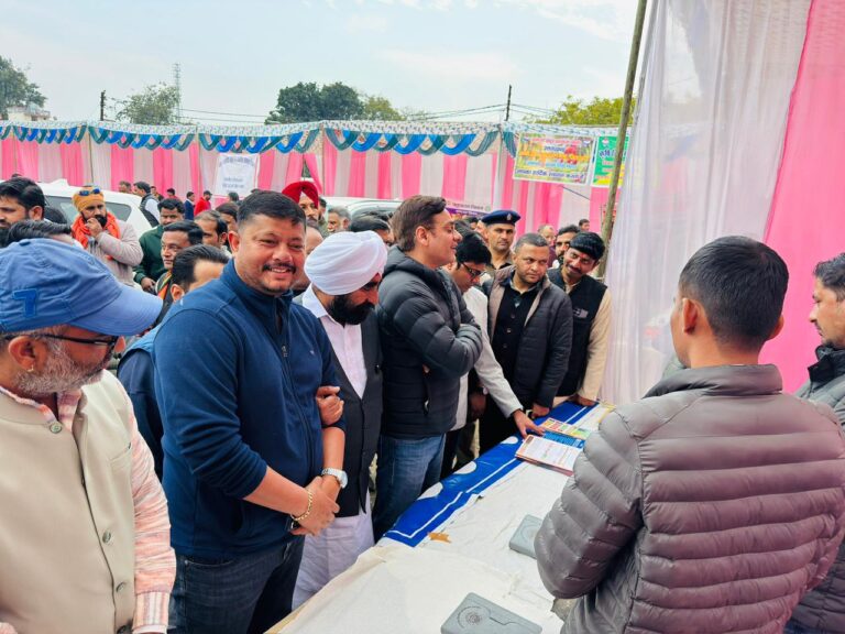 सितारगंज में “जन-जन की सरकार, जन-जन के द्वार” अभियान का भव्य आयोजन, 526 लोगों ने लिया भाग, 525 लाभार्थियों को योजनाओं का मिला लाभ