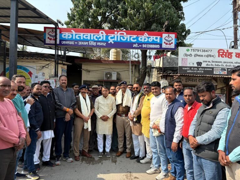 एक ओर लव जिहादी सलाखो के पीछे! विधायक शिव आरोरा की तत्परता के चलते हिन्दू नाबालिक लड़की की हुई सकुशल वापसी, विधायक शिव अरोरा ने ट्रांजिष्ट थाने मे पुलिस की टीम को शाल ओढ़ाकर किया सम्मानित