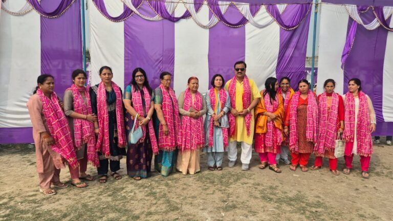 पूर्व विधायक राजकुमार ठुकराल ने मातृशक्ति को किया सम्मानित