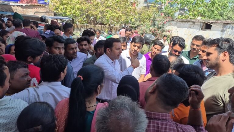 समाजसेवी सुशील गाबा के नेतृत्व में फूटा जनाक्रोश, गैस एजेंसी की लापरवाही के खिलाफ सड़कों पर उतरे सैकड़ों उपभोक्ता, हंगामे से मचा हड़कंप