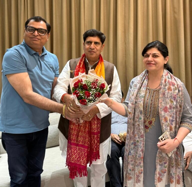 रुद्रपुर में प्रभारी मंत्री प्रदीप बत्रा का जोरदार स्वागत,नारायण हॉस्पिटल में डॉक्टर प्रदीप अदलखा से की शिष्टाचार भेंट