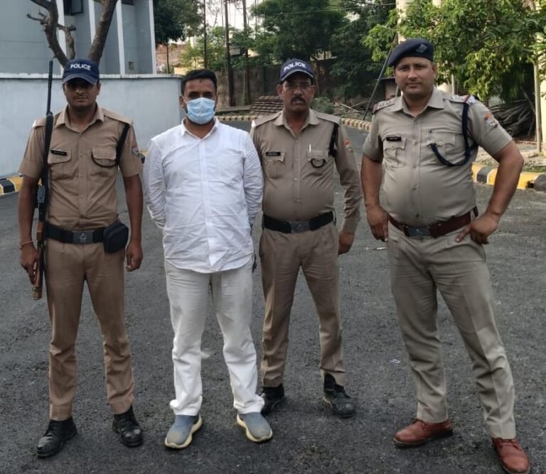 25 करोड़ के भू-माफिया सिंडिकेट पर SIT का शिकंजा, मुख्य आरोपी धनंजय गिरी गिरफ्तार,आईजी कुमाऊं ने भंग की पुरानी SIT, नई टीम ने शुरू की ताबड़तोड़ कार्रवाई; अवैध संपत्तियां फ्रीज करने की प्रक्रिया तेज
