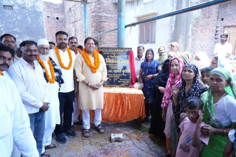महापौर विकास शर्मा ने वार्ड 20 में सड़क-नाली और वार्ड 36 में शहीद राम कुमार आर्या पार्क के सौंदर्यीकरण कार्य का किया शिलान्यास