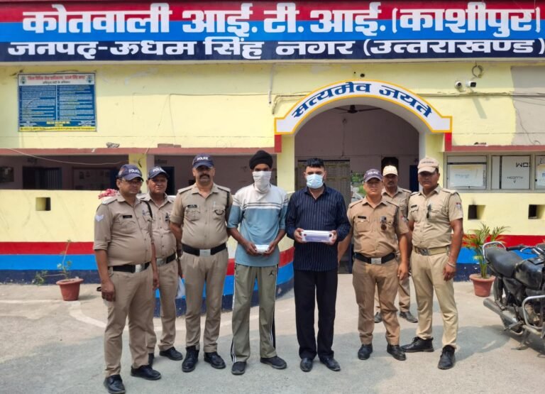 फर्जी फाइनेंस कर्मी बनकर करते थे लूट, पुलिस ने तमंचे और नकदी के साथ दबोचा गैंग