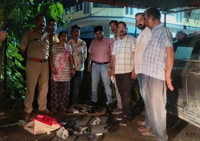 काशीपुर में कार से मिला हथियारों का जखीरा, 4 अवैध हथियार और 237 कारतूस बरामद